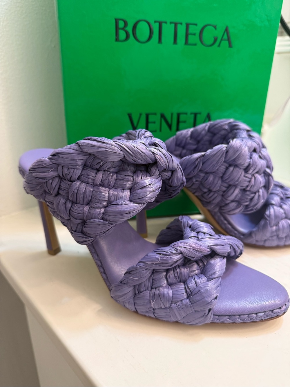 BRAND NEW BOTTEGA VENETA Lavender RAFFIA STRETCH HEELED MULES size 36